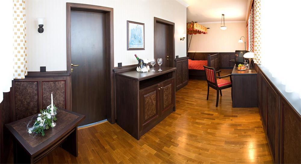 Hotel Goldener Helm Lichtenstein  Luaran gambar