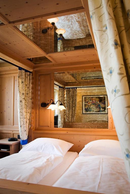 Hotel Goldener Helm Lichtenstein  Luaran gambar